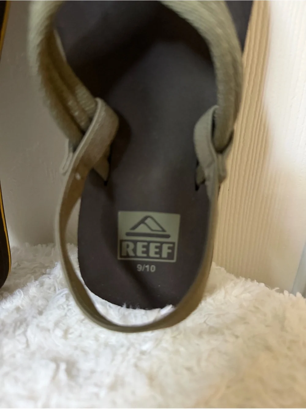 4/25 Reef Kids Boys Olive/Brown Flip Flop Sandals Size 9/10